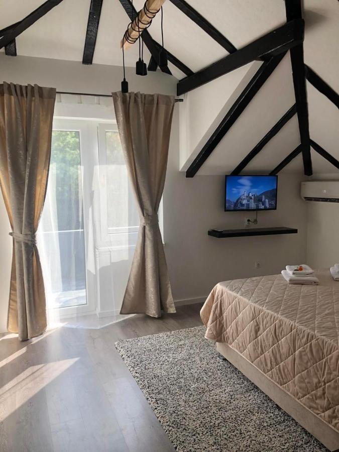 Kuca Za Odmor-Zelena Oaza Hotell Golubac Exteriör bild